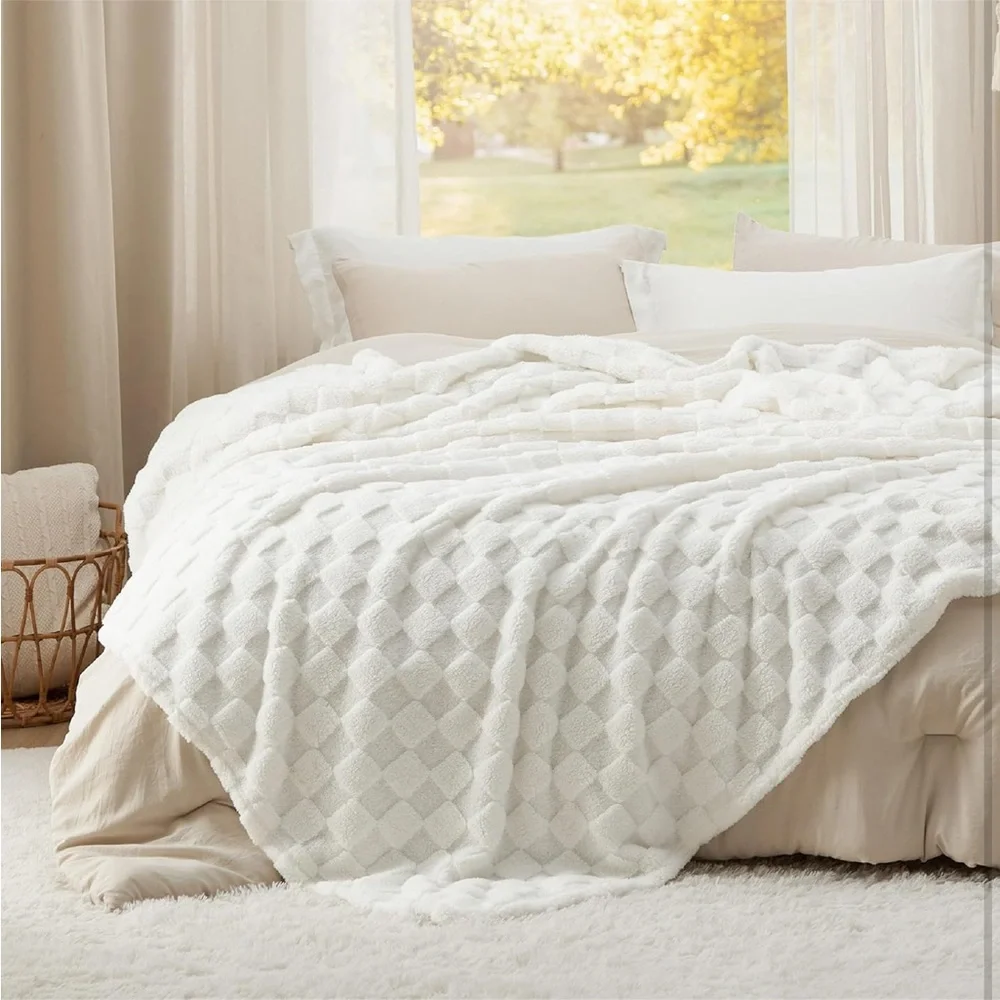 Luxurious White Fleece Cal King Blanket